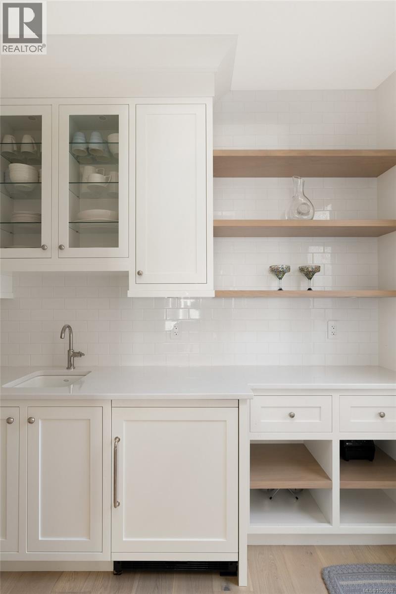  575 St. Patrick Street, Oak Bay