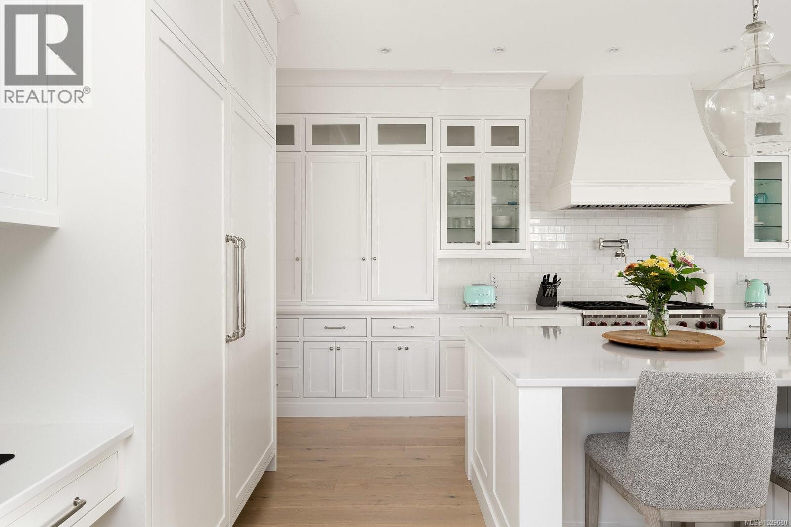  575 St. Patrick Street, Oak Bay