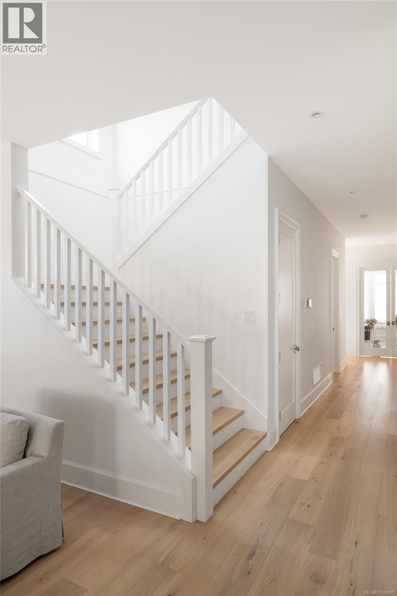  575 St. Patrick Street, Oak Bay