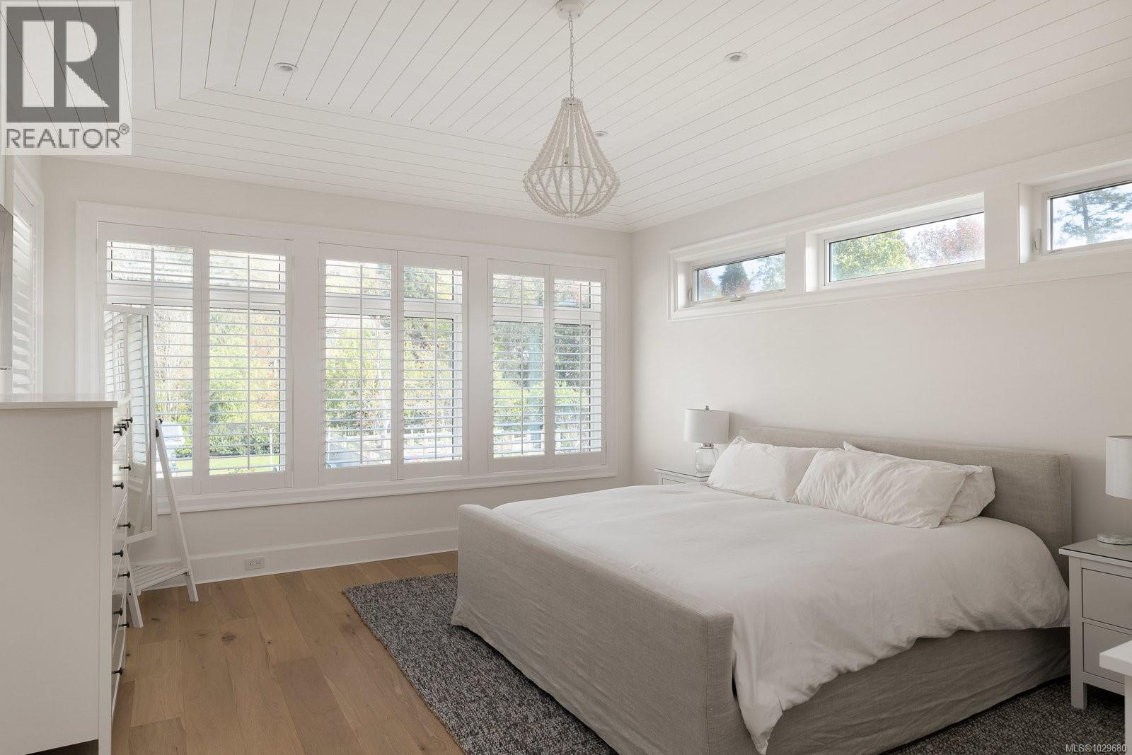  575 St. Patrick Street, Oak Bay