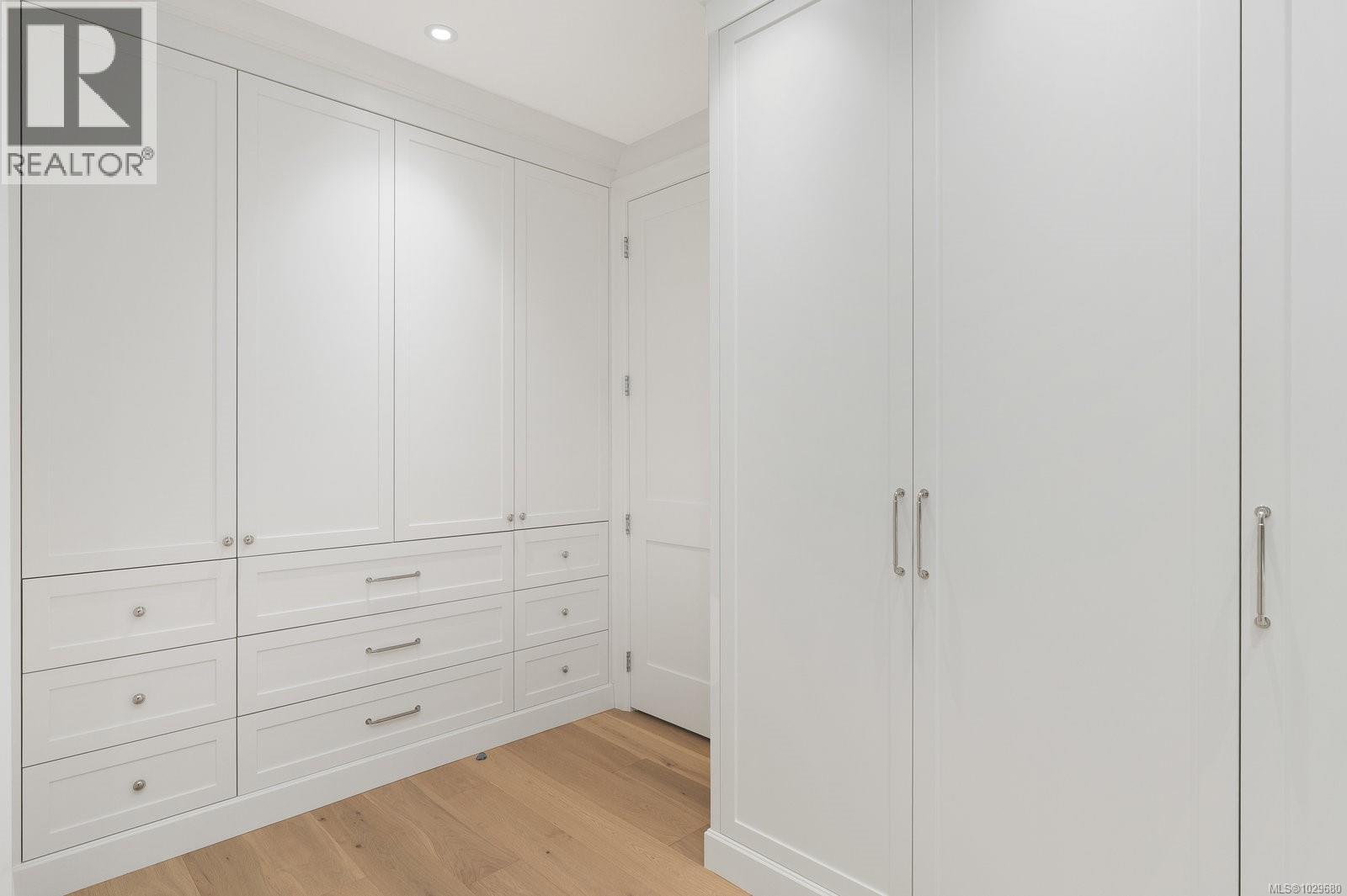 575 St. Patrick St - 38