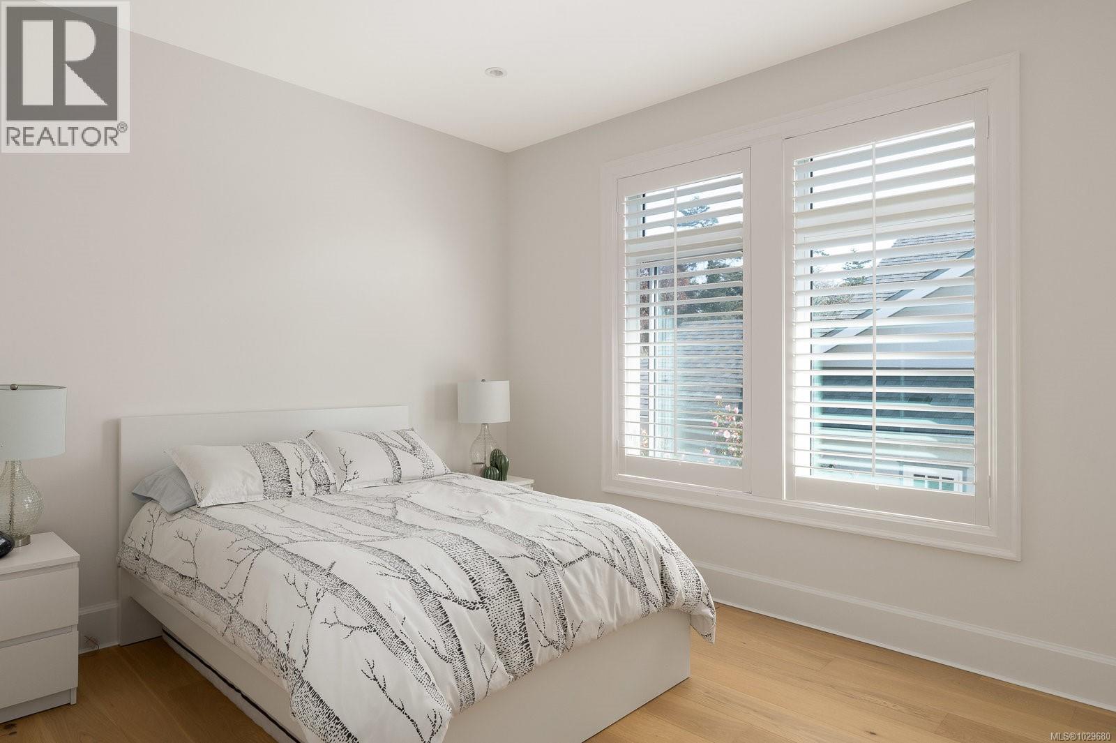  575 St. Patrick Street, Oak Bay