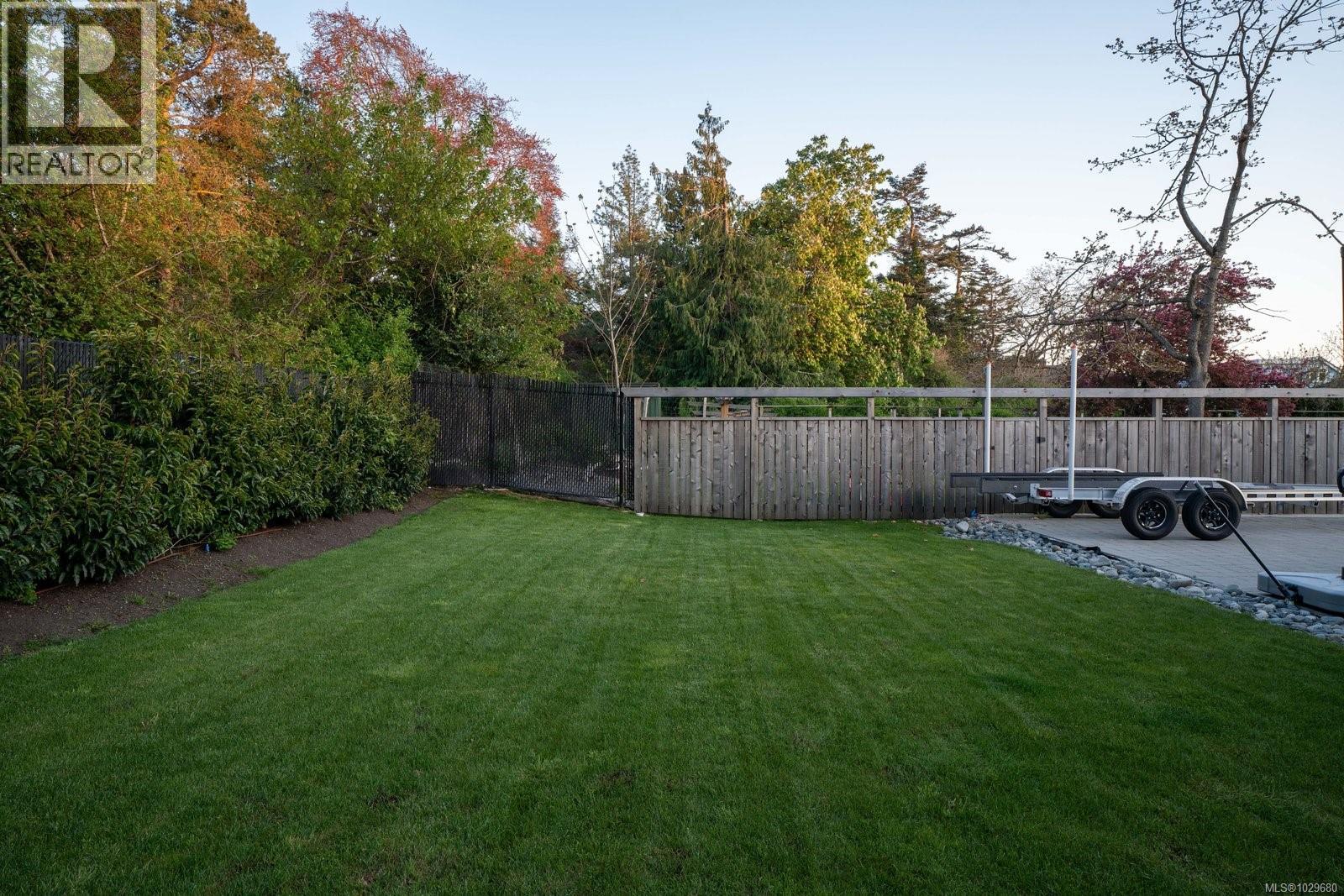  575 St. Patrick Street, Oak Bay