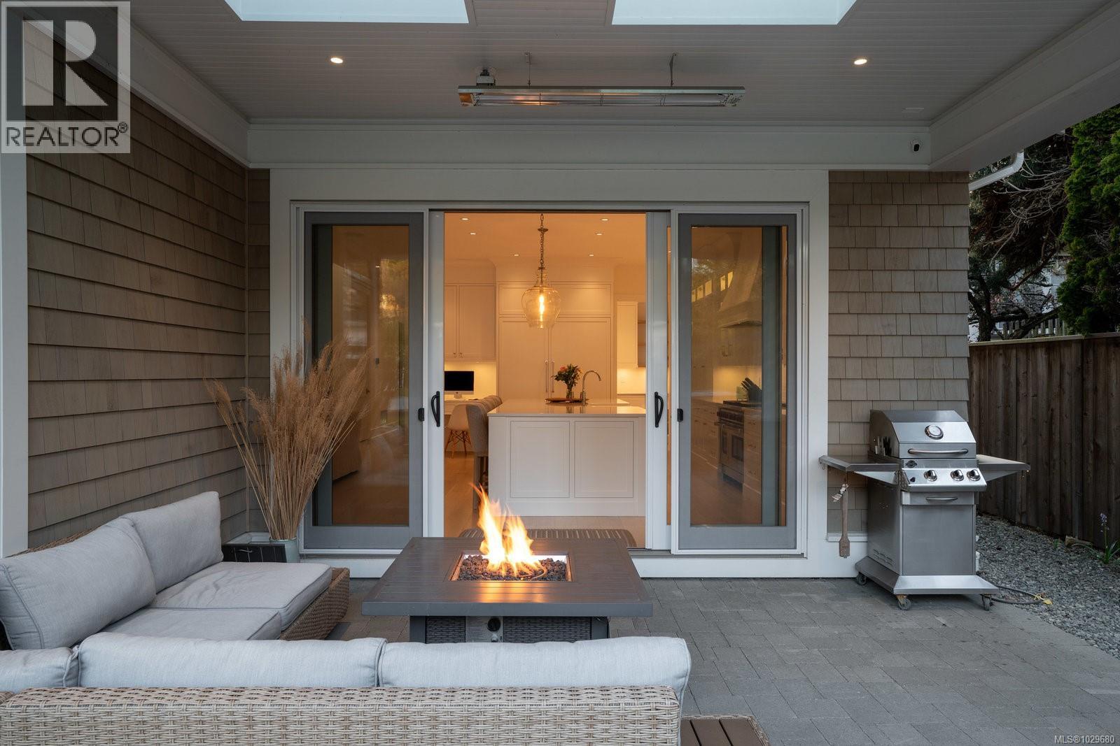  575 St. Patrick Street, Oak Bay