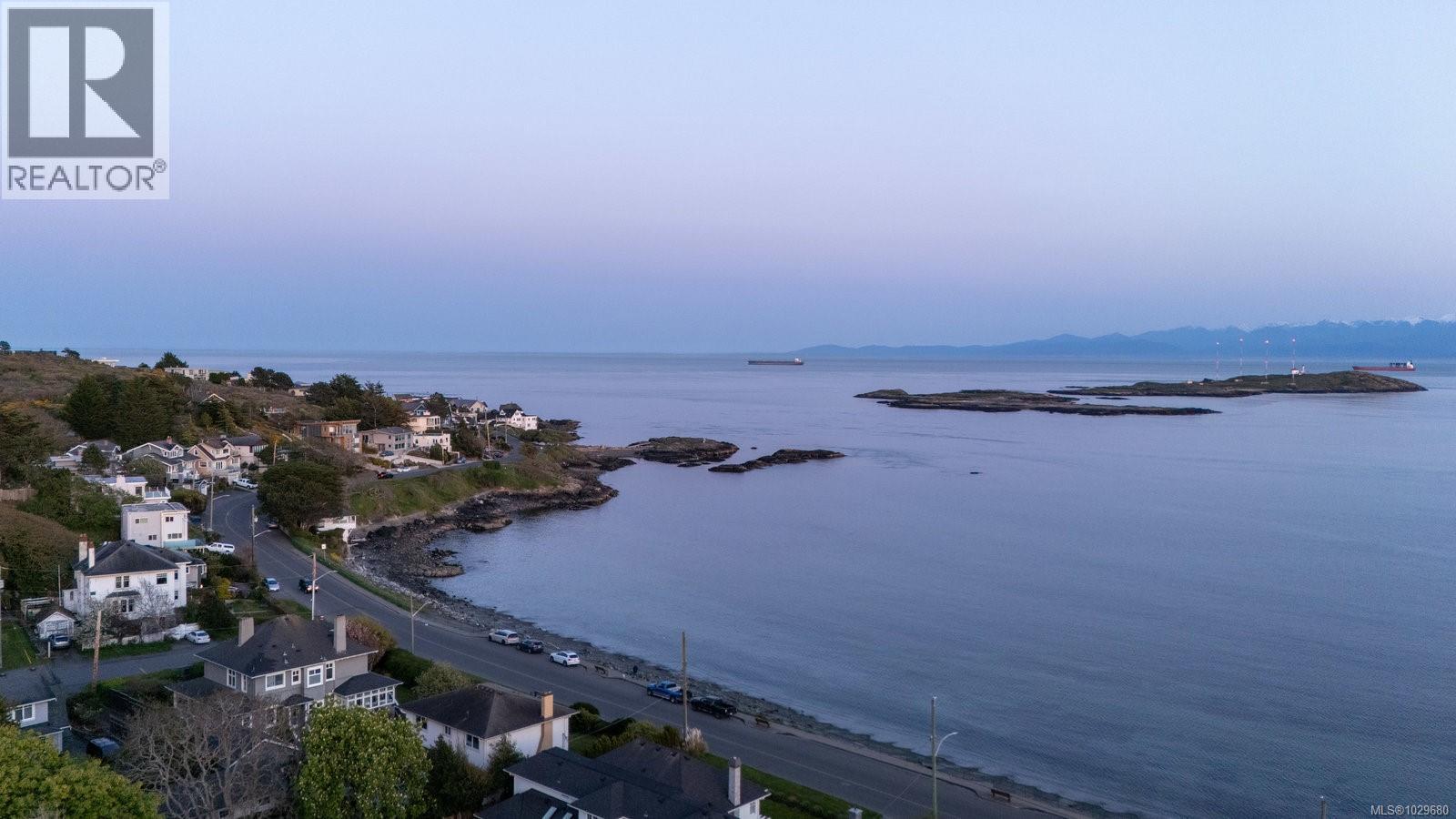  575 St. Patrick Street, Oak Bay