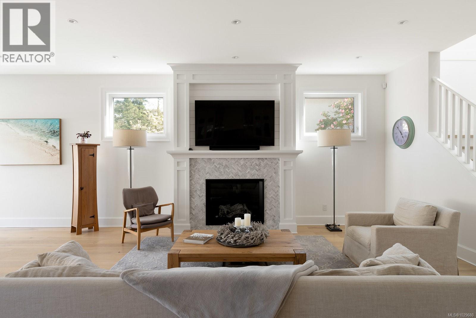  575 St. Patrick Street, Oak Bay