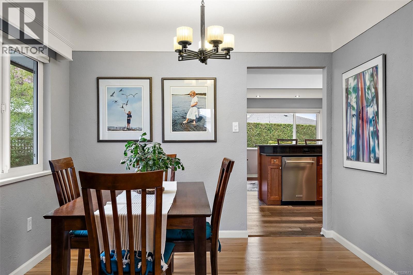  2861 Eastdowne Road, Oak Bay