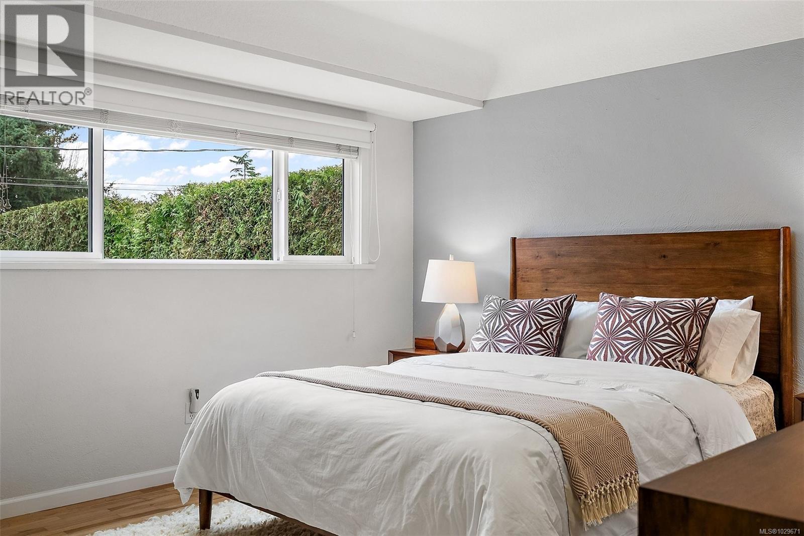  2861 Eastdowne Road, Oak Bay