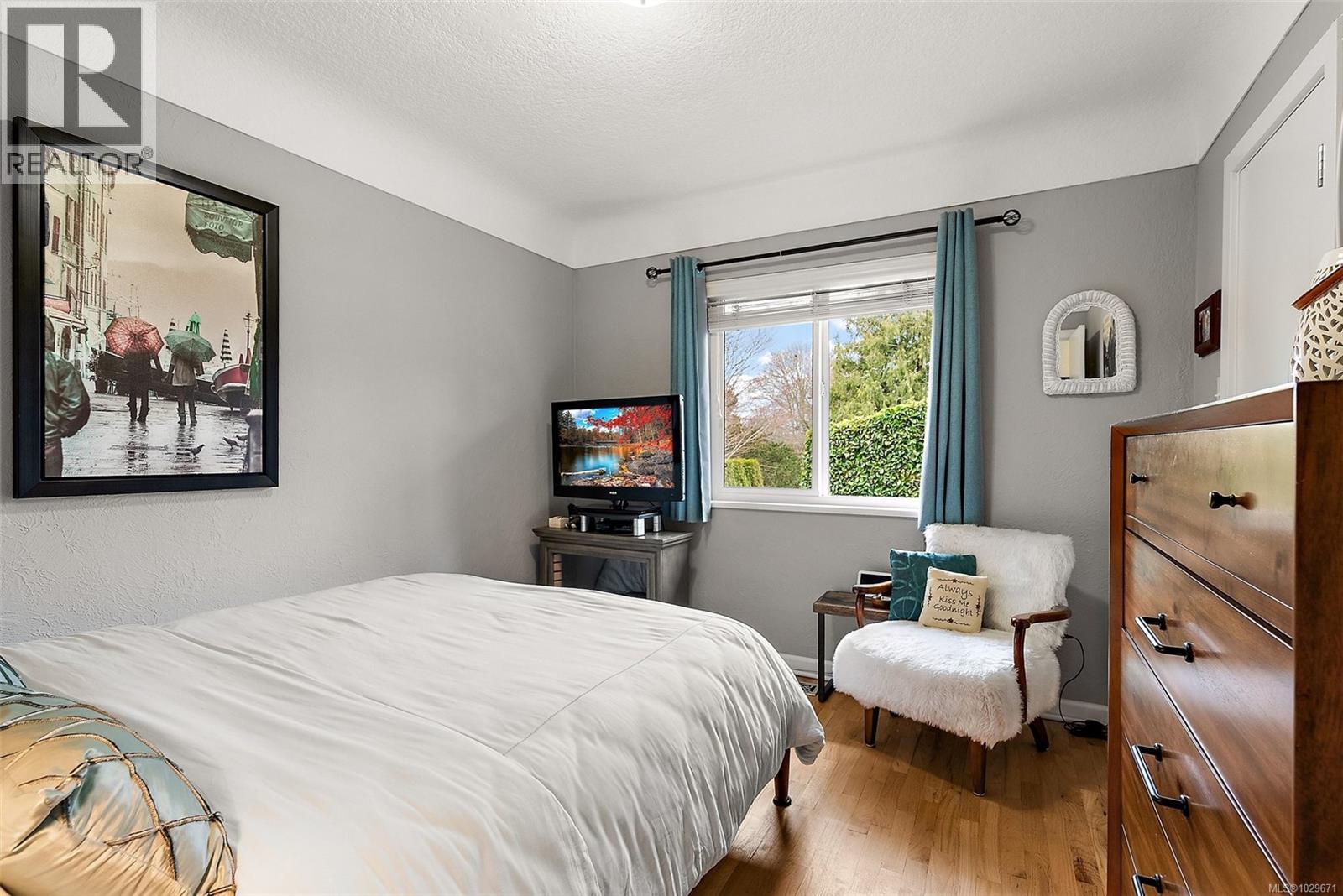  2861 Eastdowne Road, Oak Bay