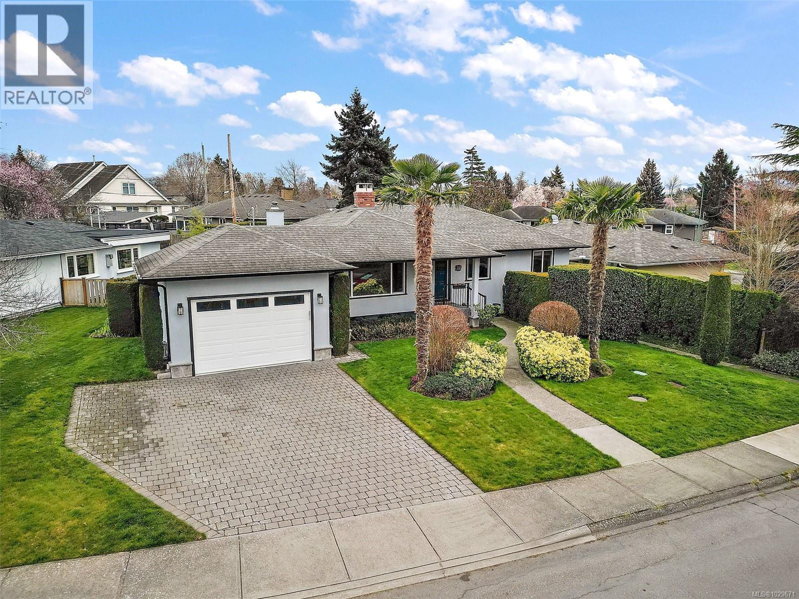  2861 Eastdowne Road, Oak Bay