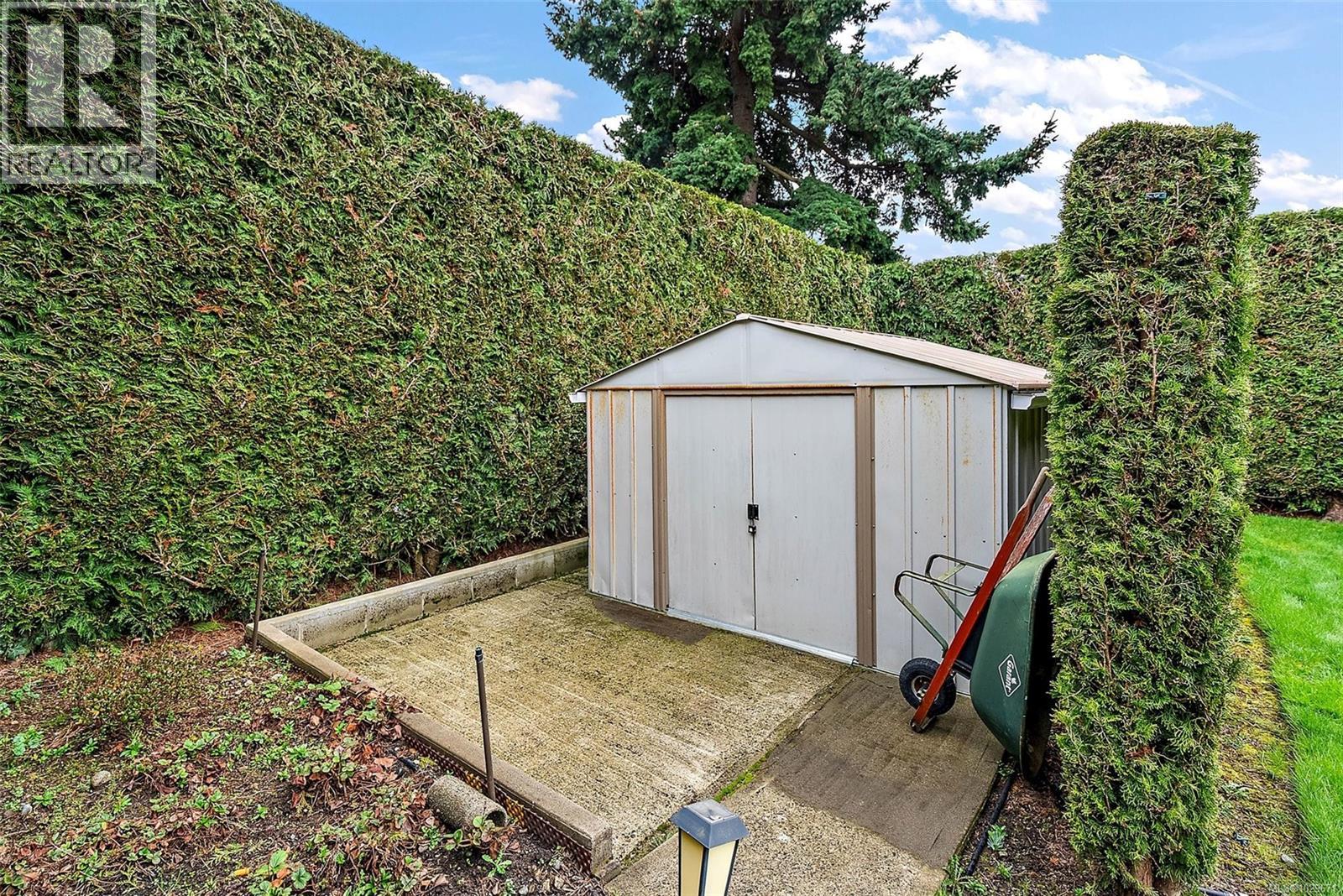  2861 Eastdowne Road, Oak Bay