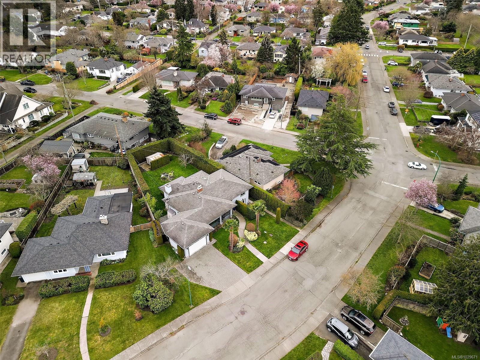  2861 Eastdowne Road, Oak Bay