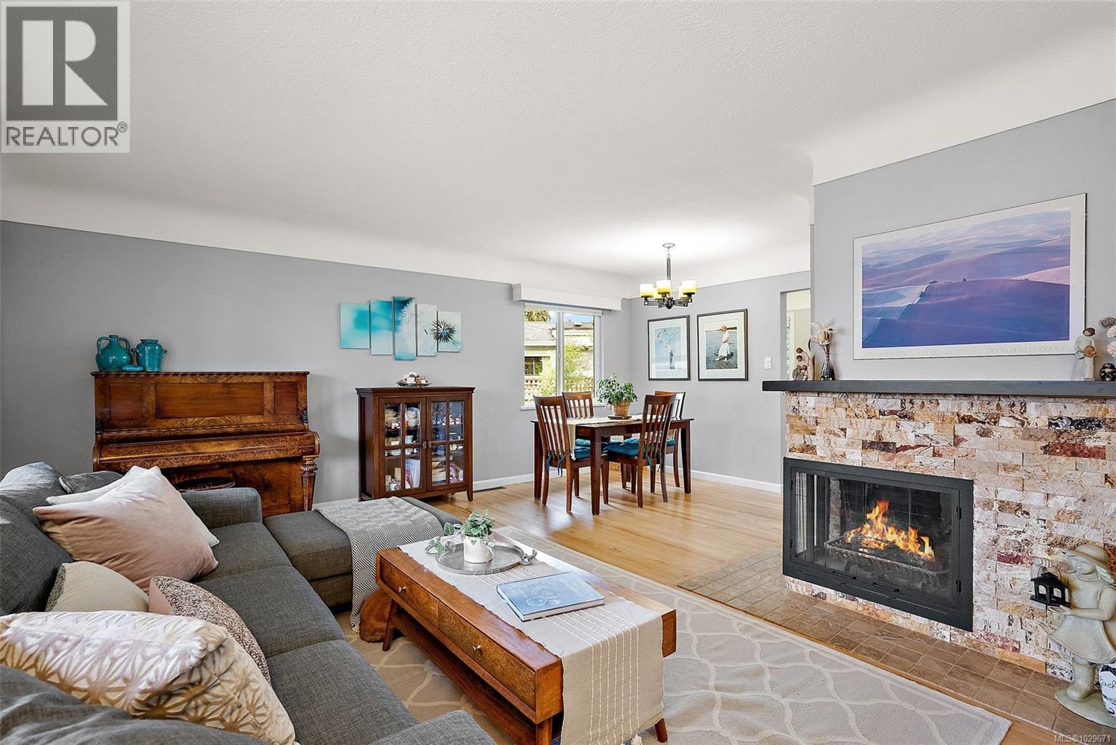  2861 Eastdowne Road, Oak Bay