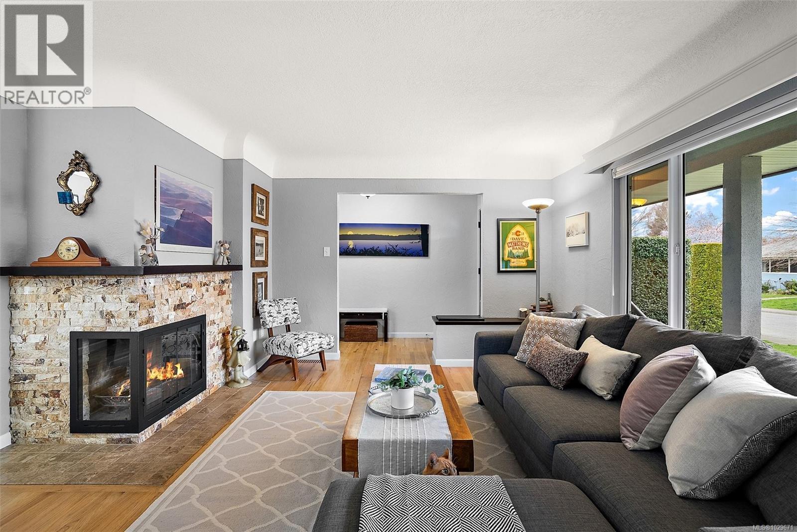  2861 Eastdowne Road, Oak Bay