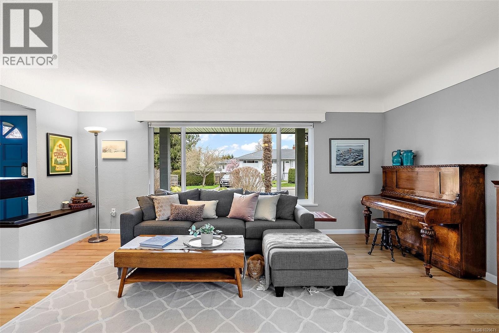  2861 Eastdowne Road, Oak Bay