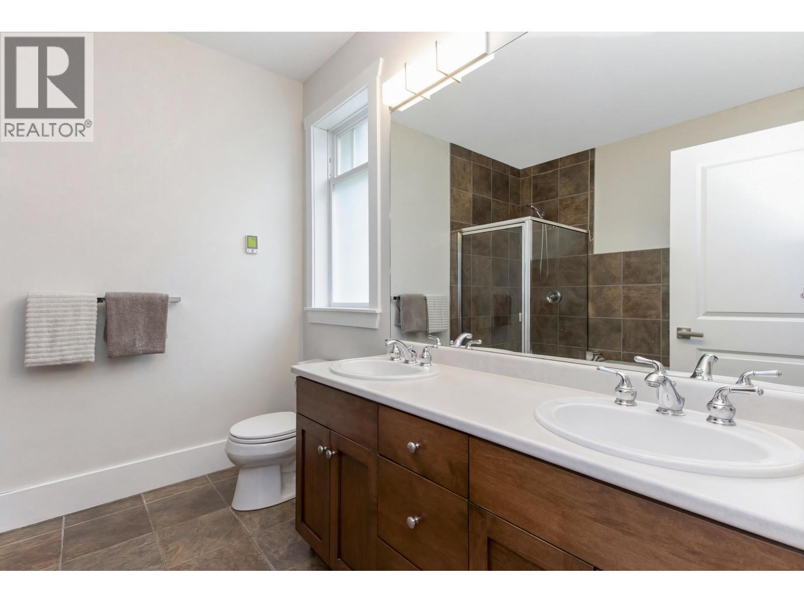 1003 ASH PLACE, Squamish