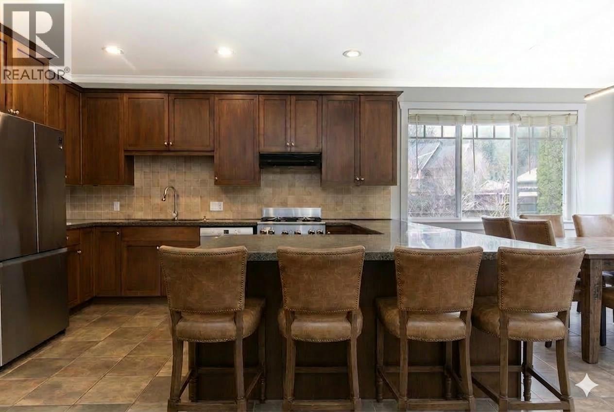 1003 ASH PLACE, Squamish