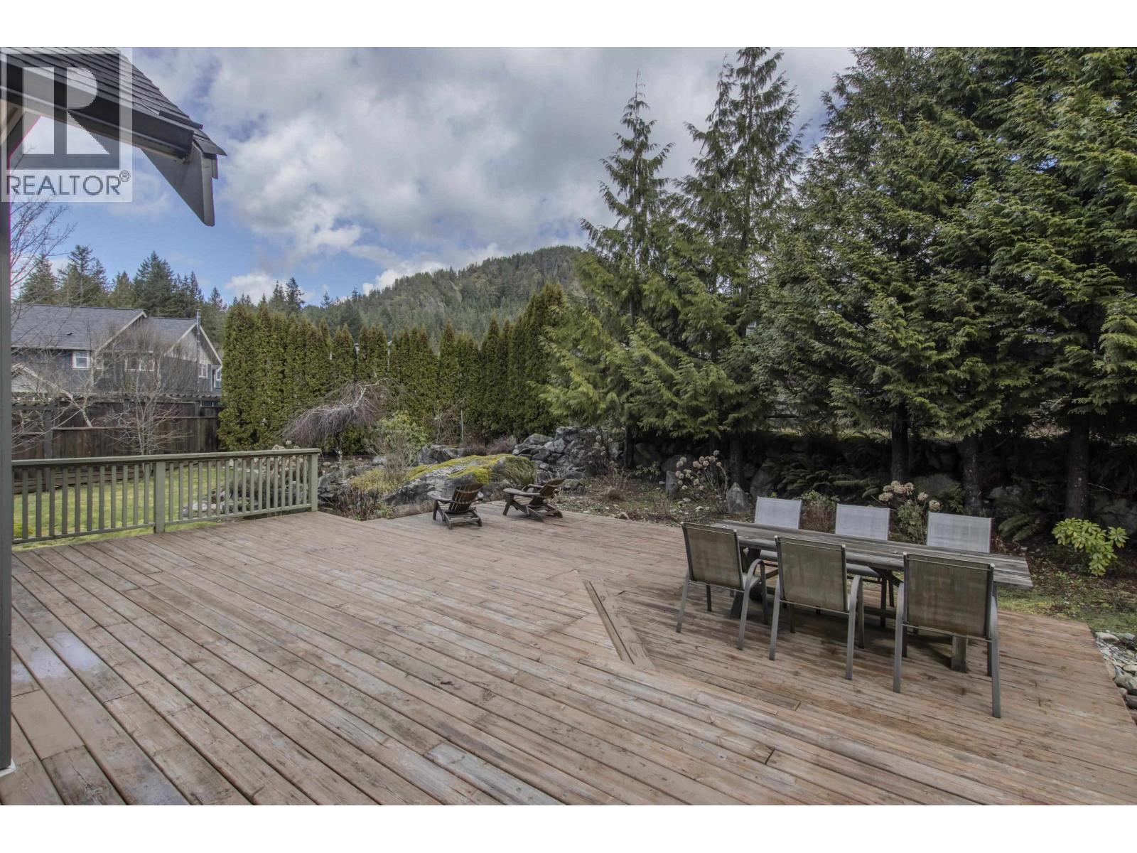 1003 ASH PLACE, Squamish