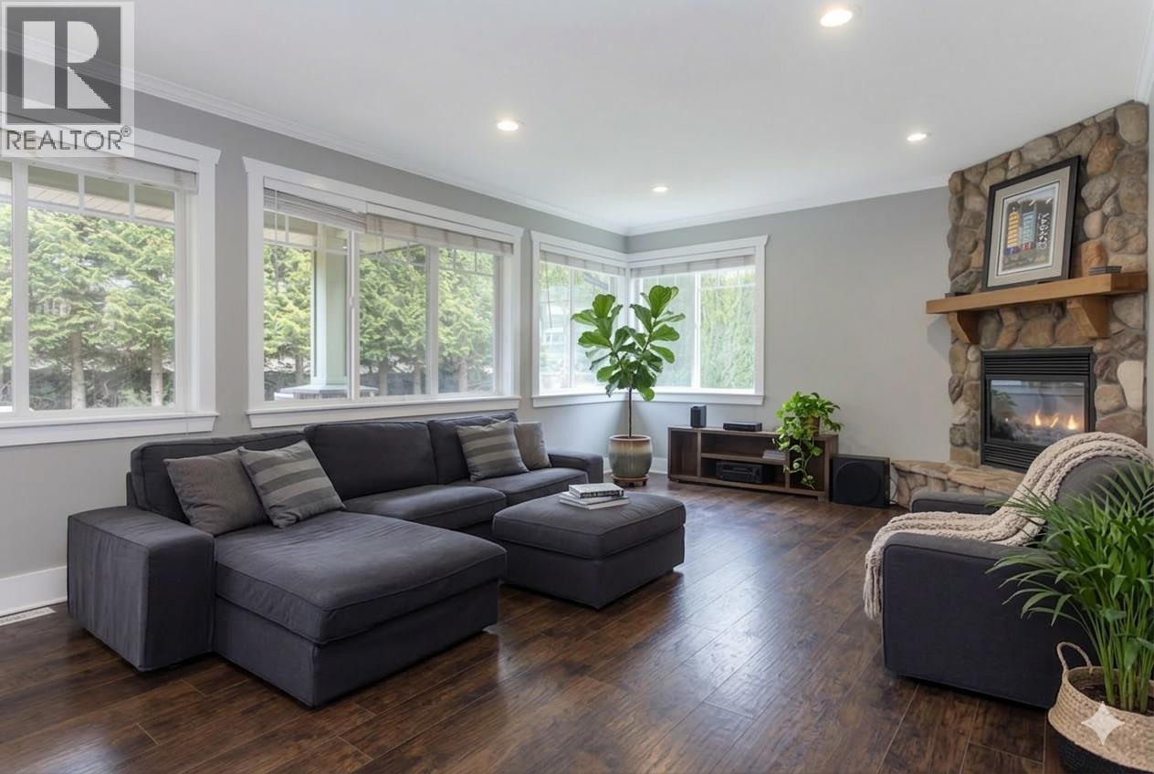 1003 ASH PLACE, Squamish