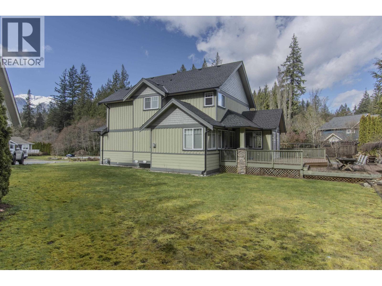 1003 ASH PLACE, Squamish