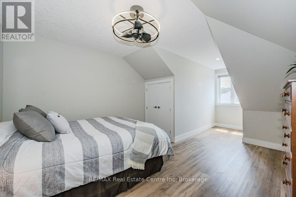 #18 744 NELSON STREET W - 19