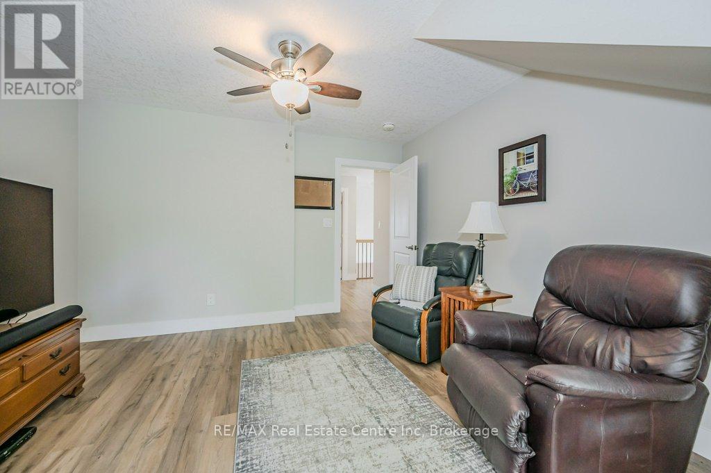 #18 744 NELSON STREET W - 22