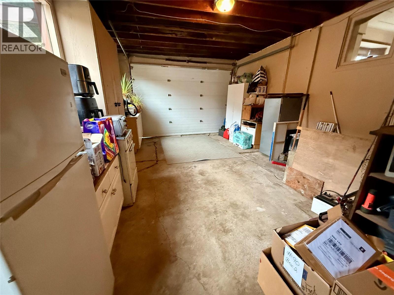 1094 WANJOFF ROAD - 26