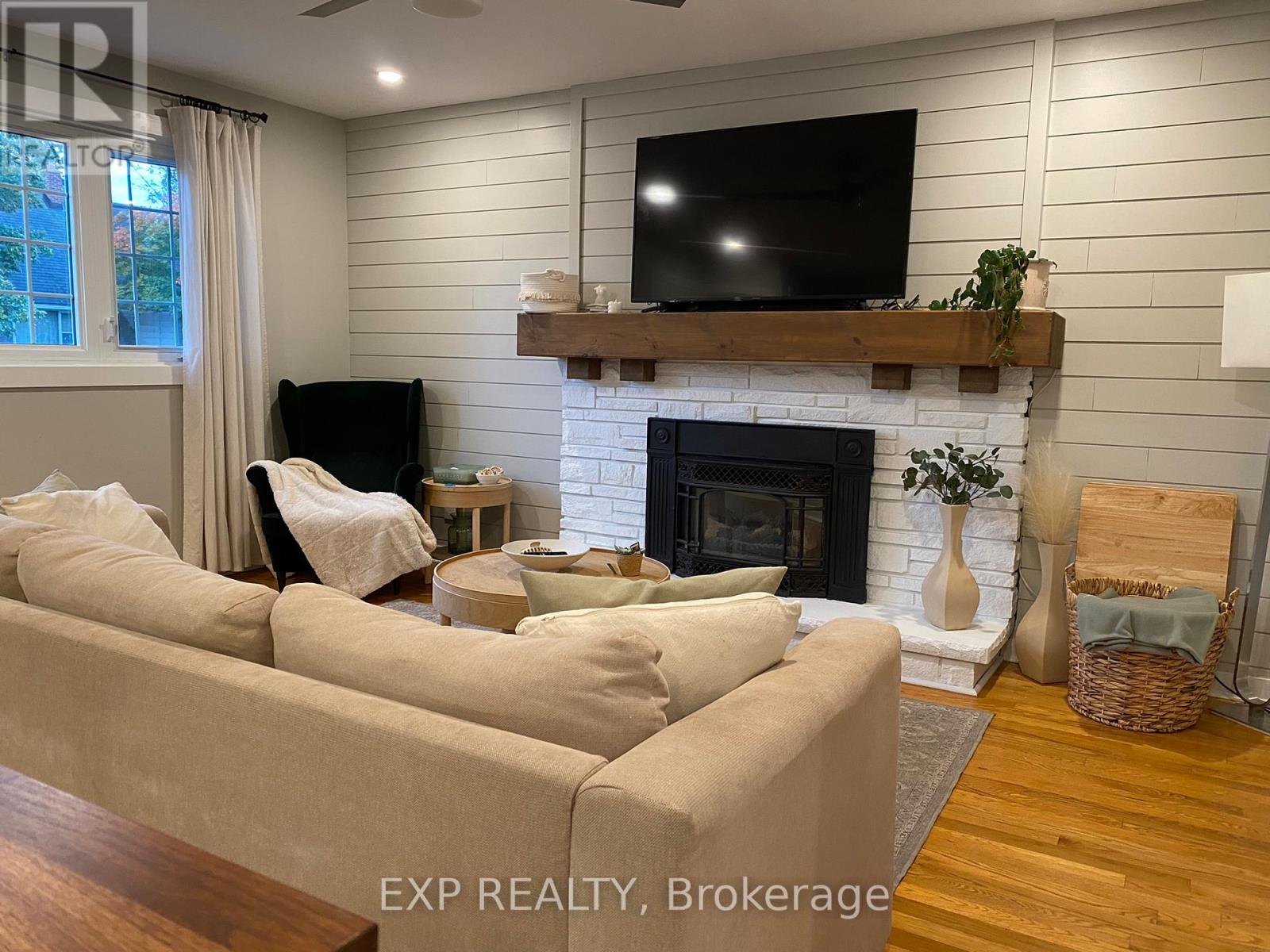 1st Floor Living area