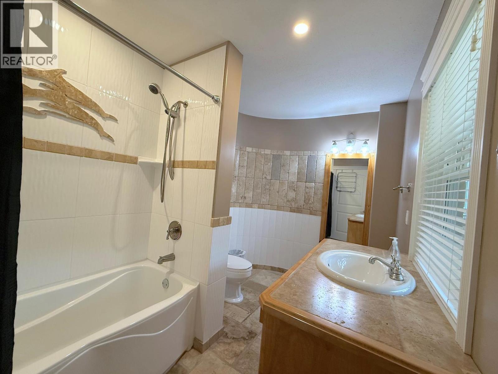 94 Chase Road, Christina Lake