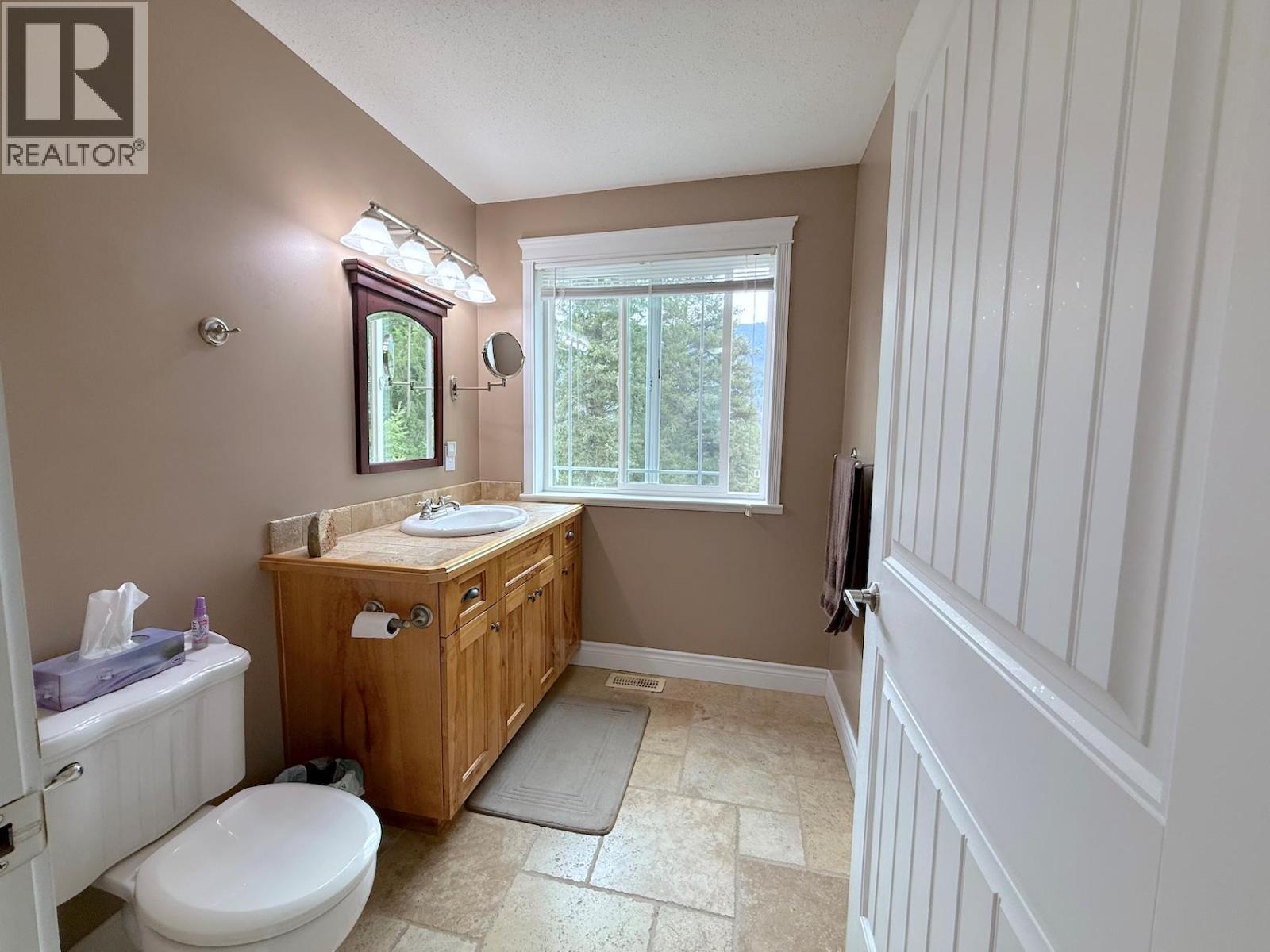 94 Chase Road, Christina Lake