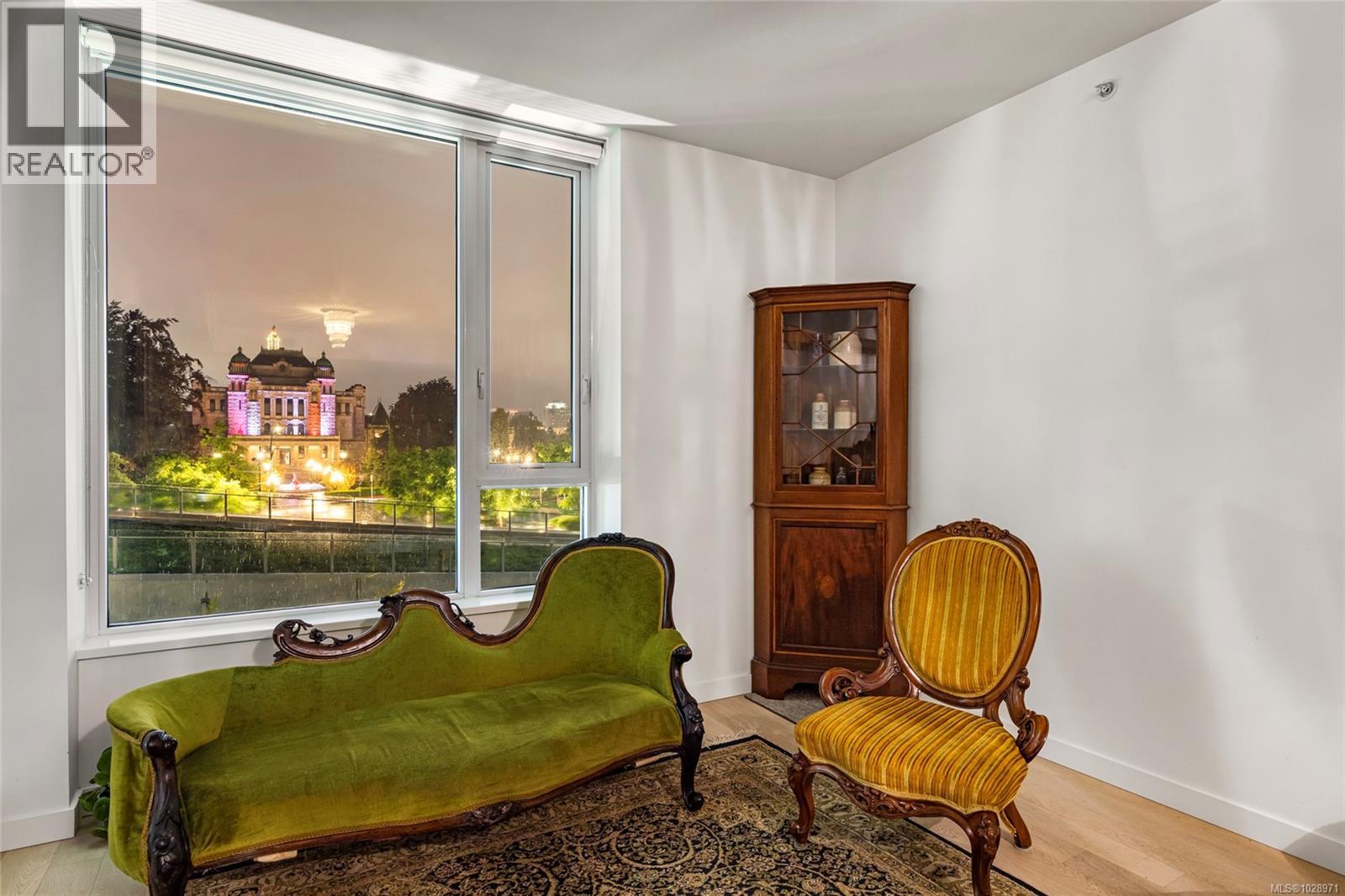 #304 550 MICHIGAN ST - 9