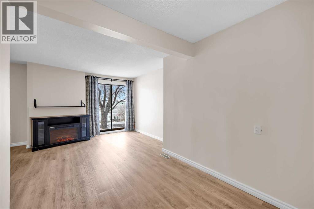 Single Family House for Sale in    Street NE Rundle Calgary 