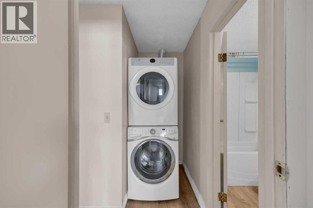 Single Family House for Sale in    Street NE Rundle Calgary 