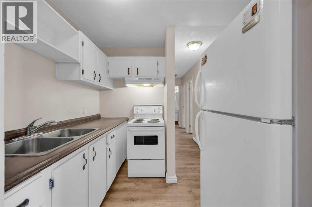 #3 2519 38 STREET NE - 13
