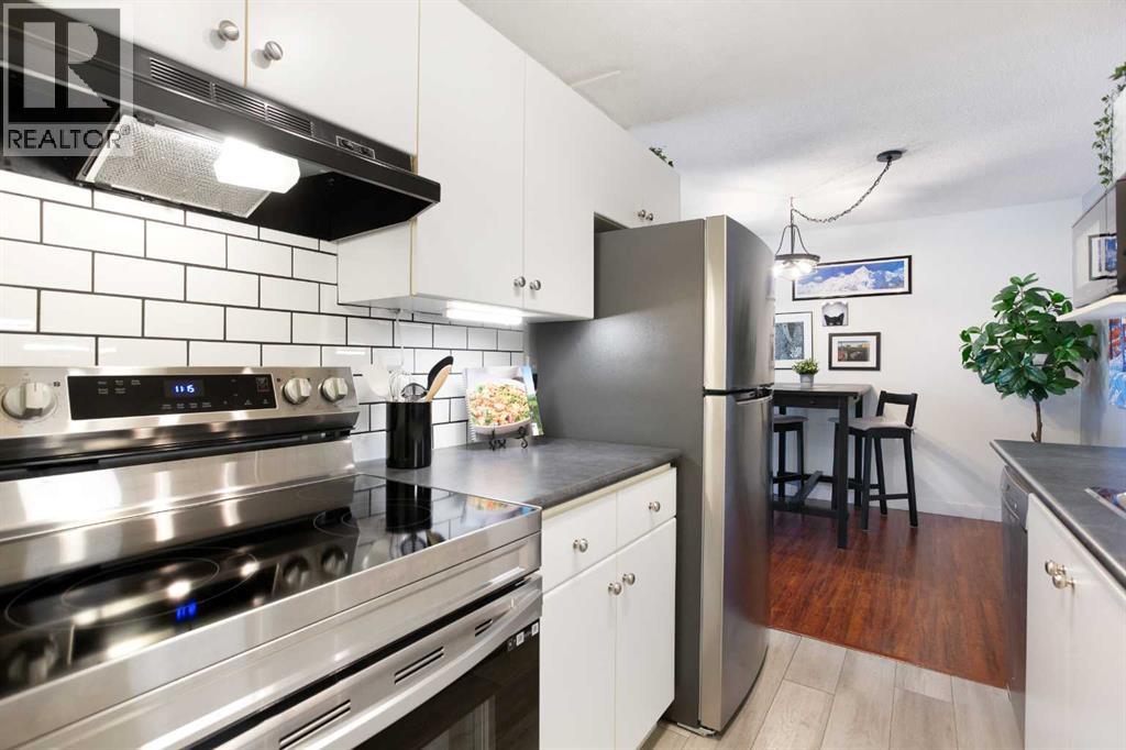 Single Family House for Sale in C  Galbraith Drive SW Glamorgan Calgary 