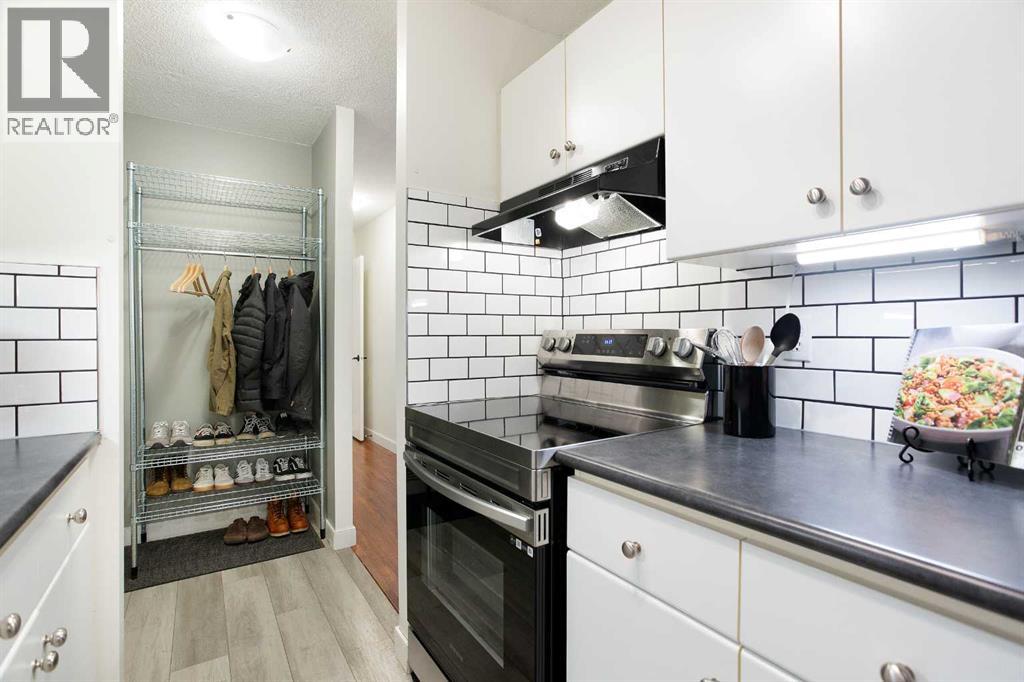 Single Family House for Sale in C  Galbraith Drive SW Glamorgan Calgary 