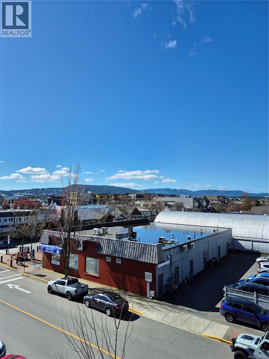 301 9805 Second Street, Sidney