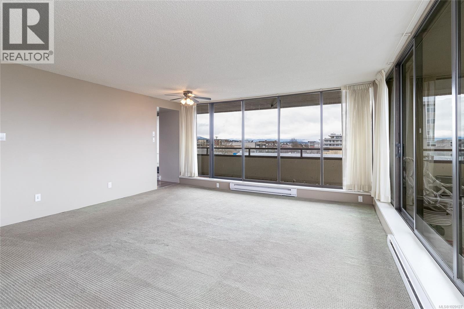 301 9805 Second Street, Sidney