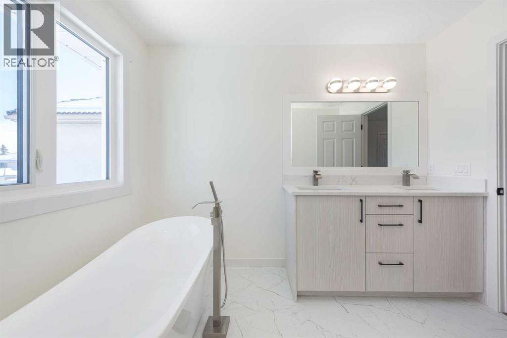 Single Family House for Sale in  Hamptons Mews NW Hamptons Calgary 