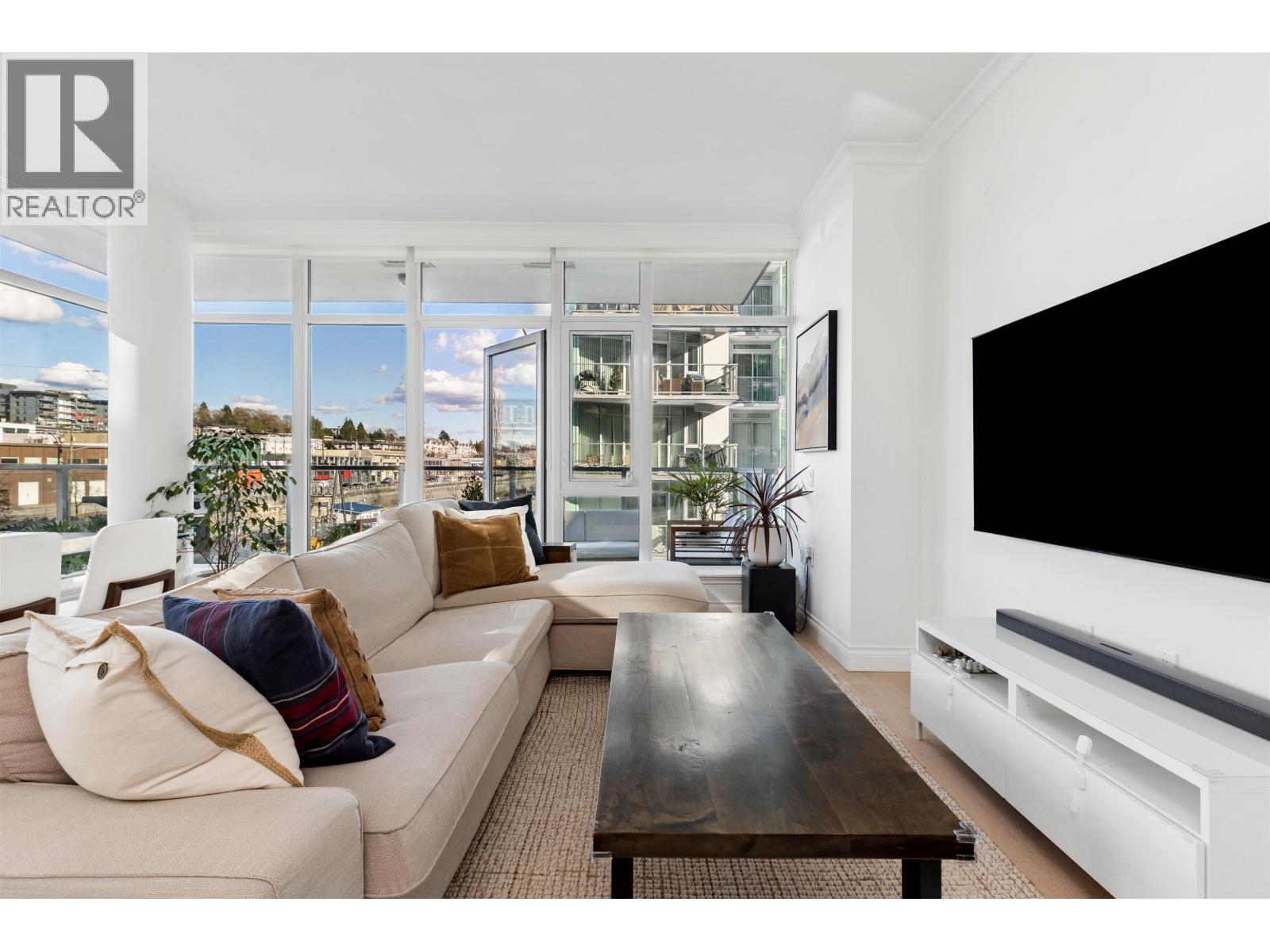 409 185 VICTORY SHIP WAY, North Vancouver