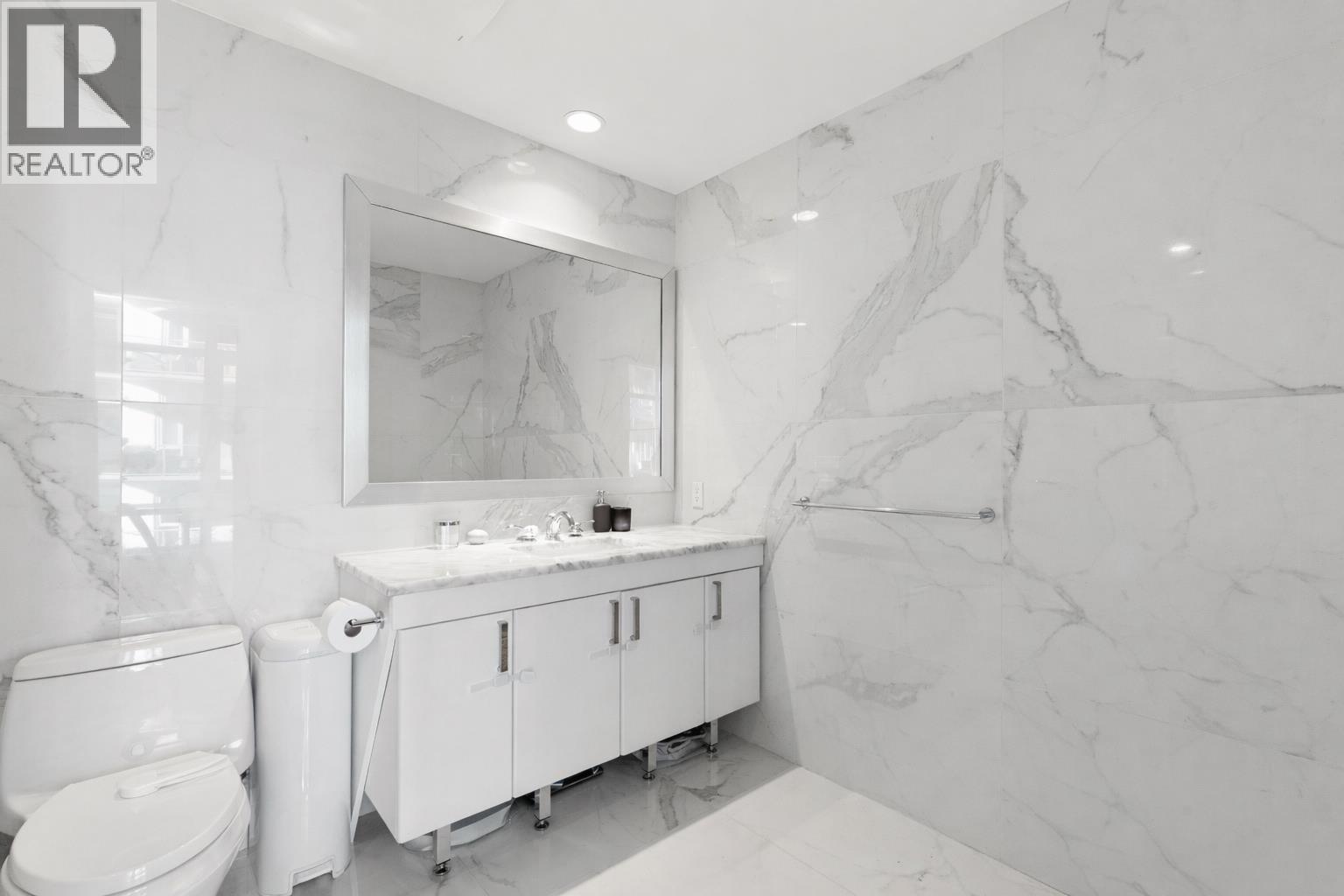 409 185 VICTORY SHIP WAY, North Vancouver