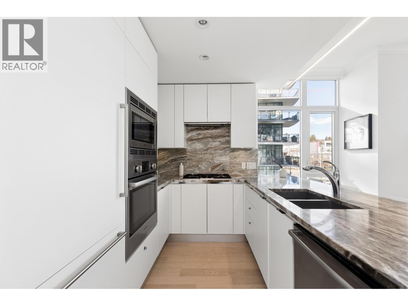 409 185 VICTORY SHIP WAY, North Vancouver