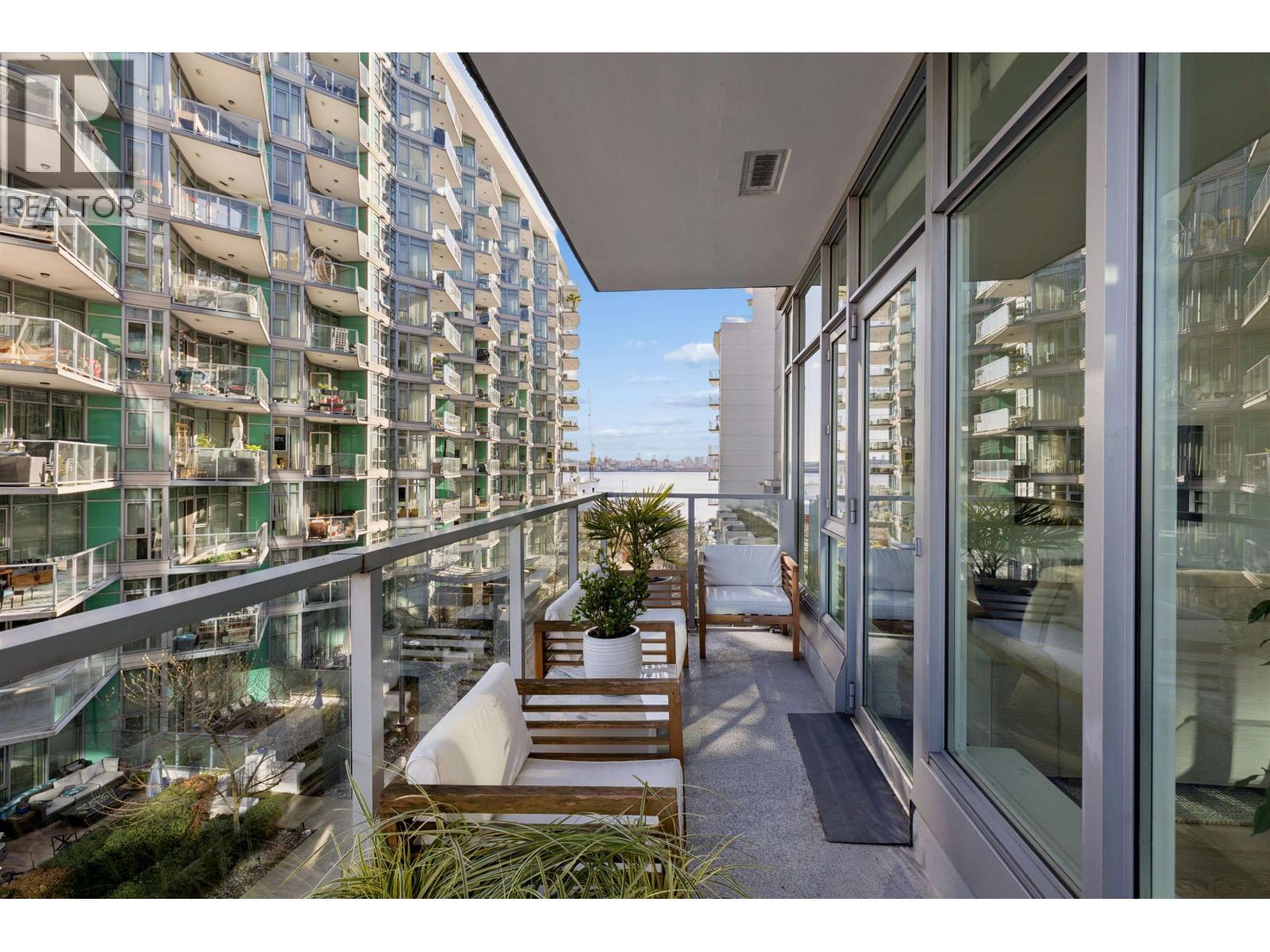 409 185 VICTORY SHIP WAY, North Vancouver