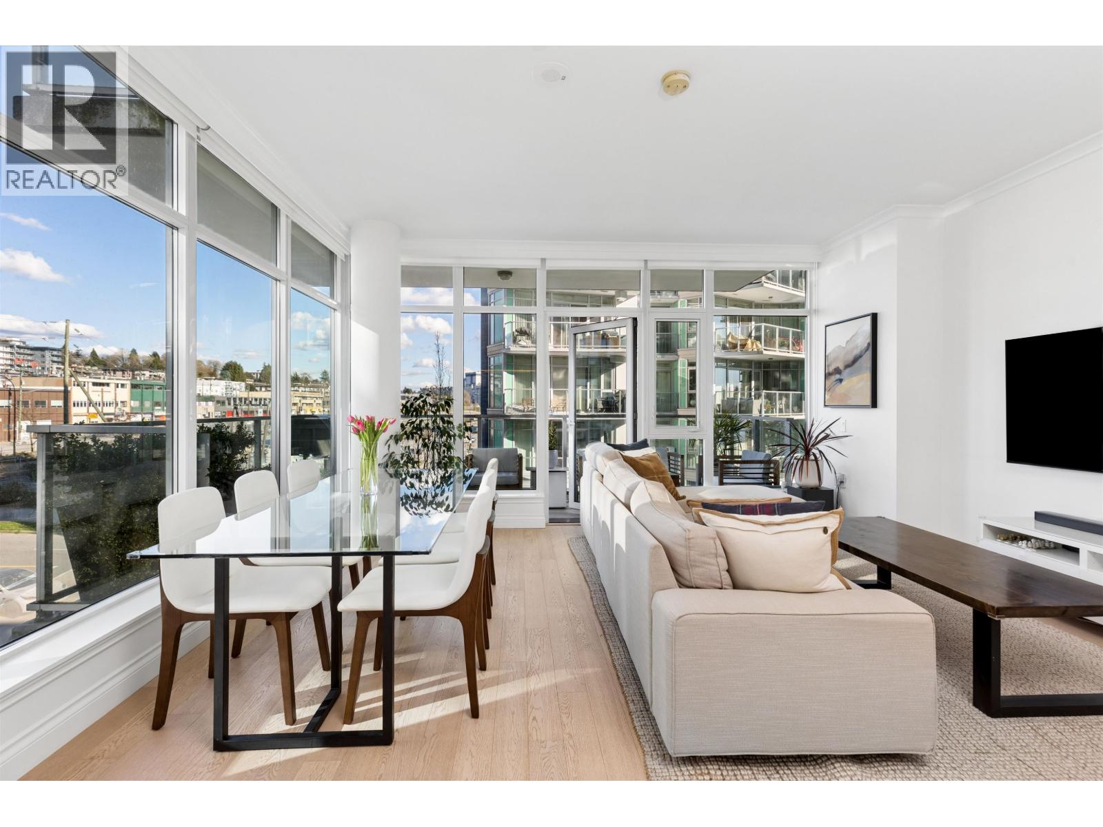 409 185 VICTORY SHIP WAY, North Vancouver