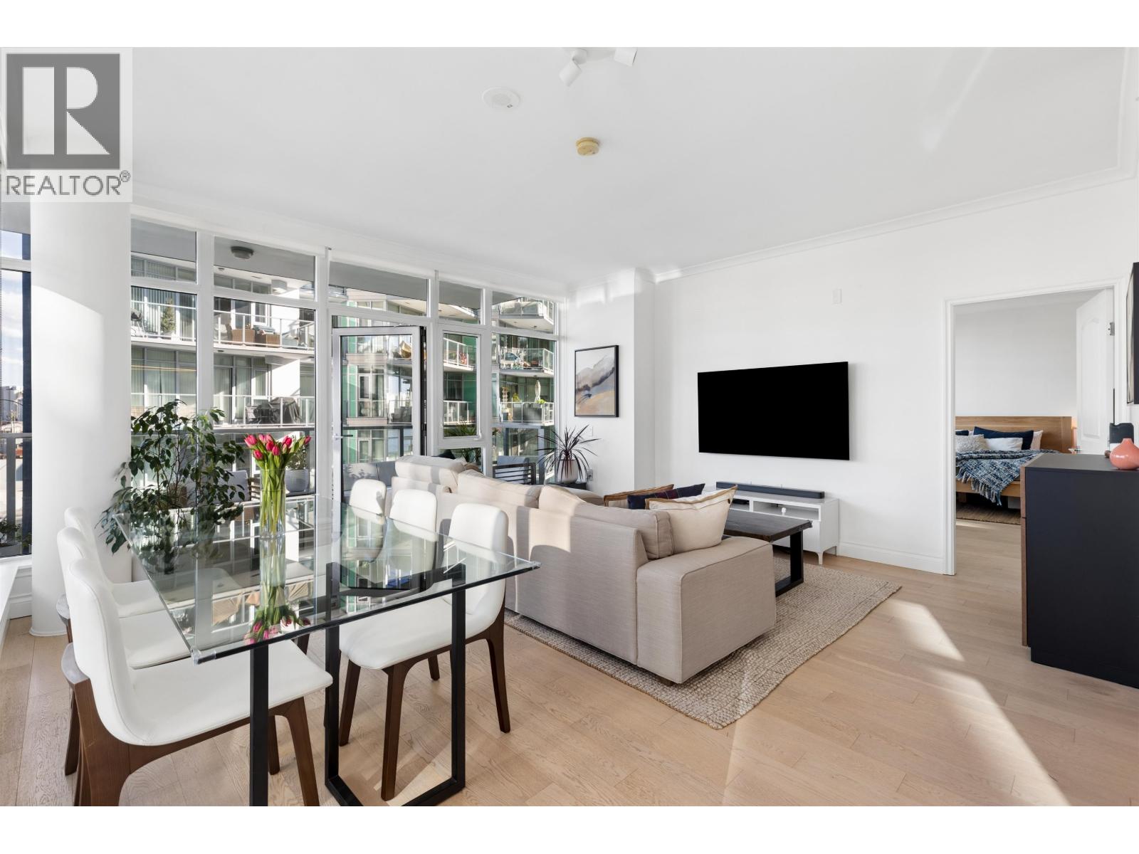 409 185 VICTORY SHIP WAY, North Vancouver