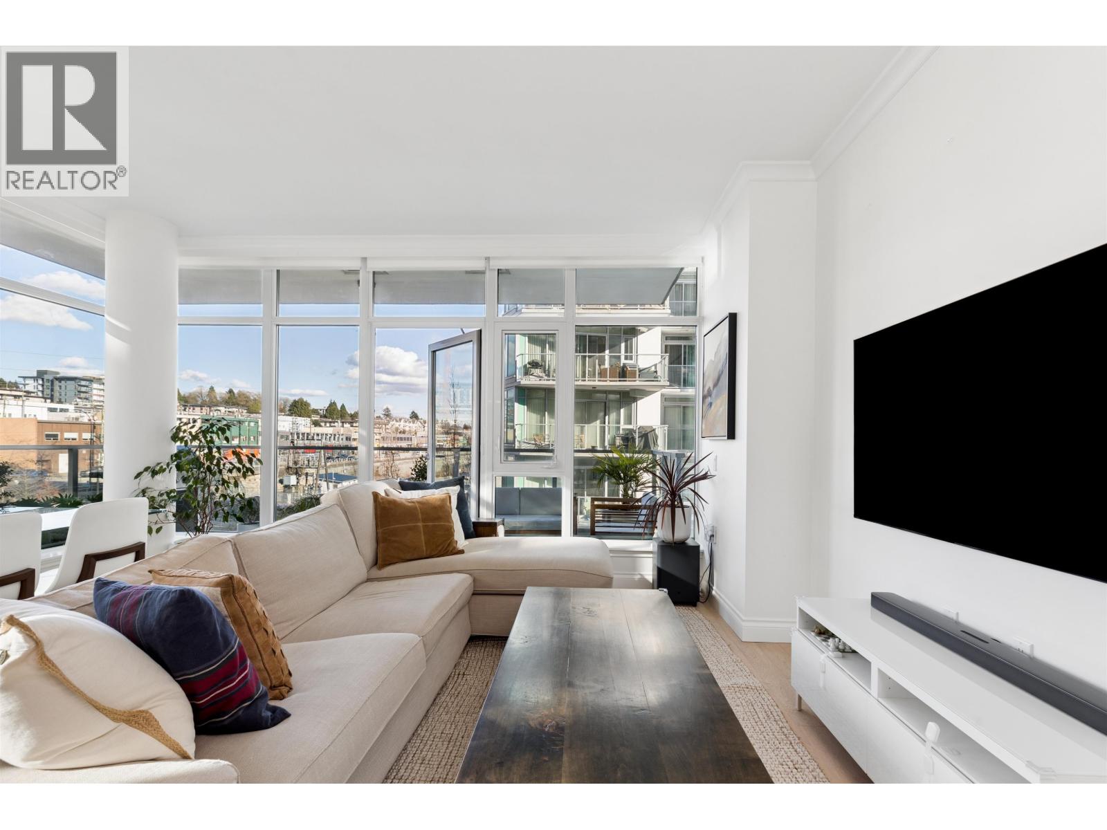 409 185 VICTORY SHIP WAY, North Vancouver