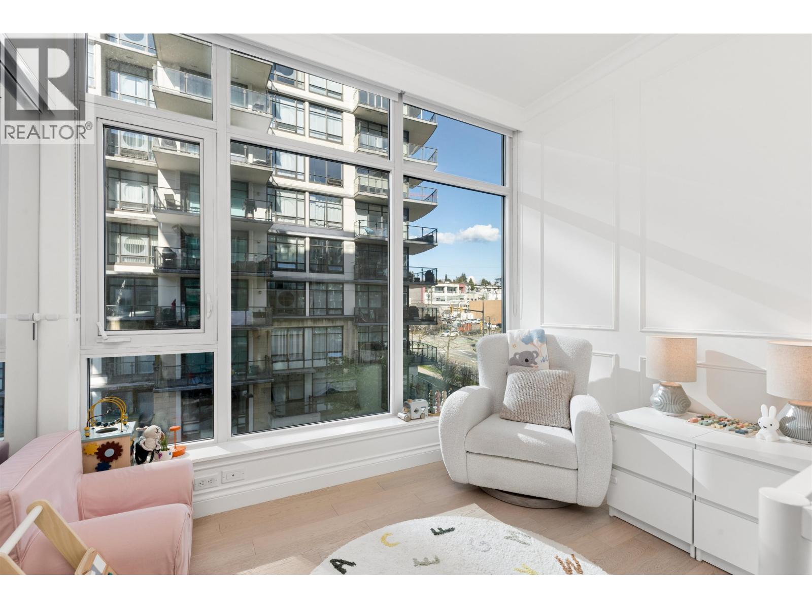 409 185 VICTORY SHIP WAY, North Vancouver