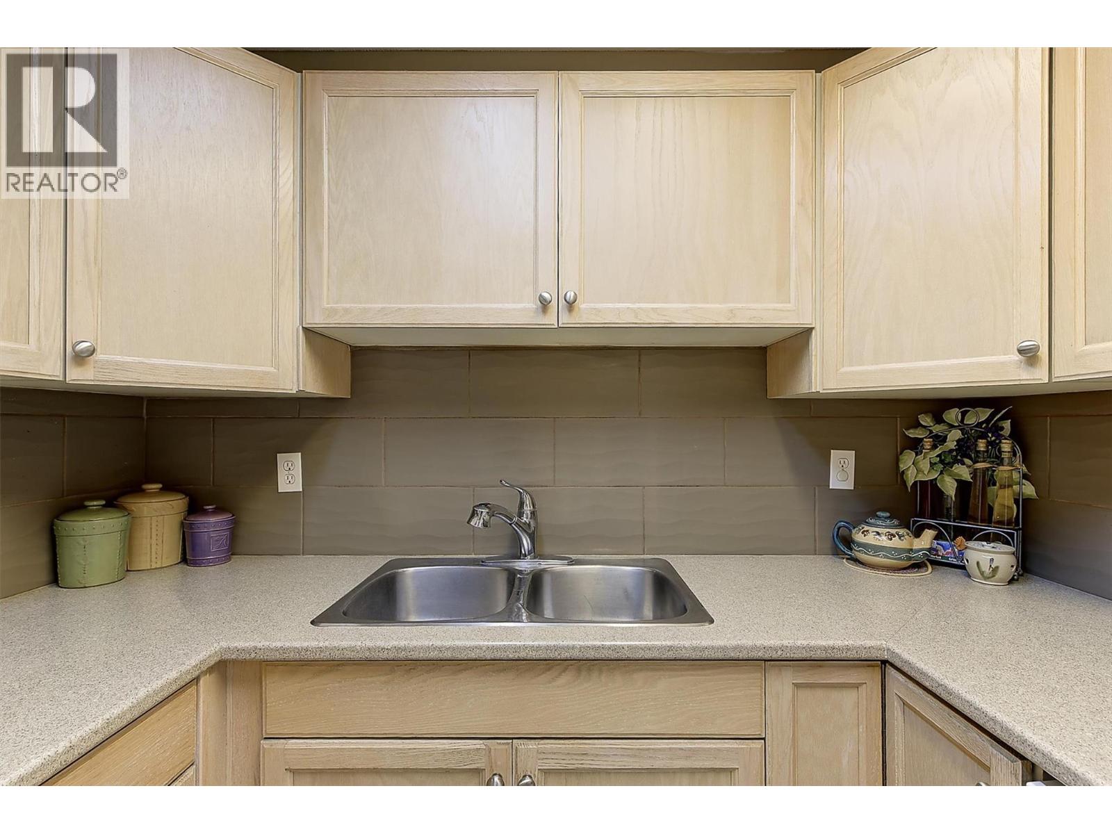 3155 De Montreuil Court Unit# 212, Kelowna