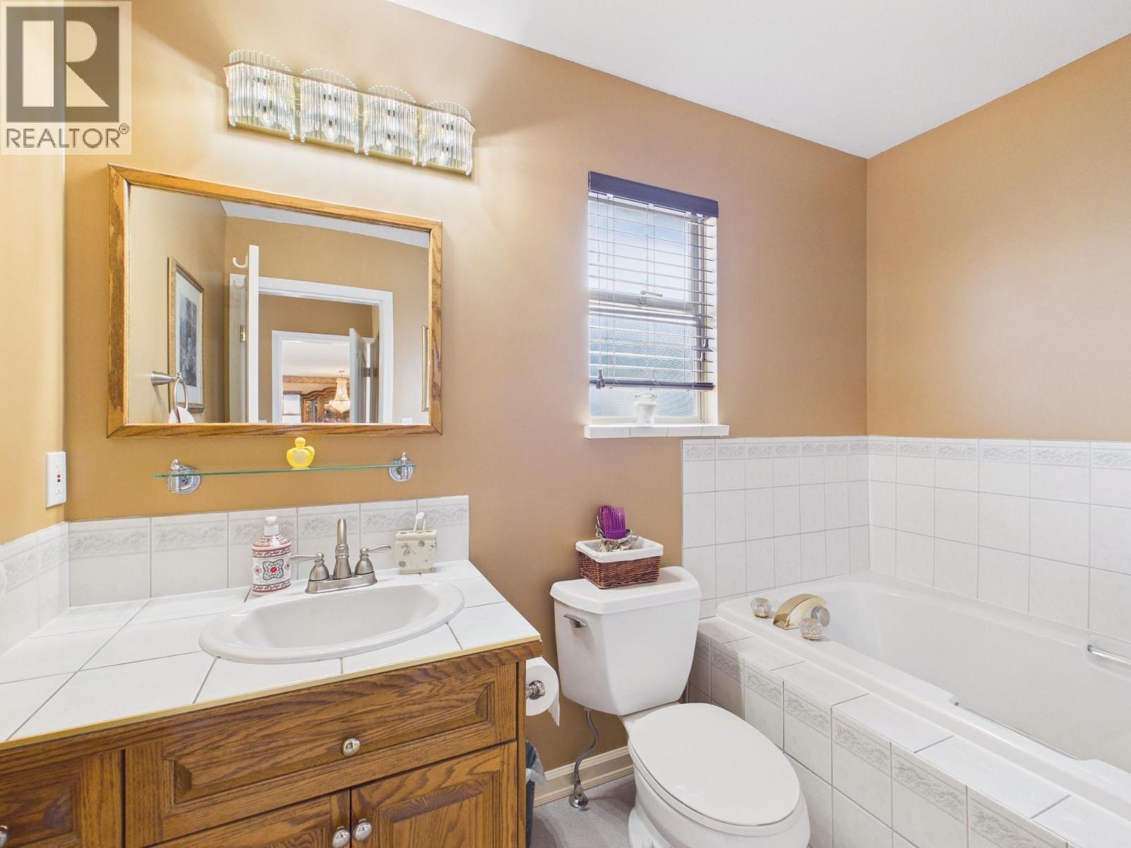 12102 Golf Course Drive, Osoyoos