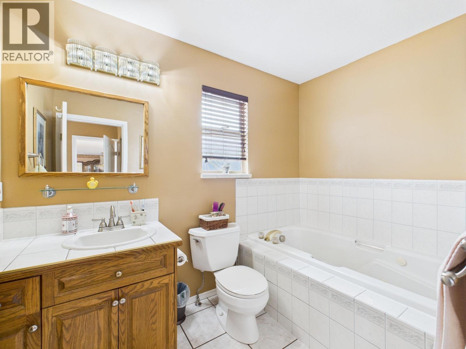 12102 Golf Course Drive, Osoyoos